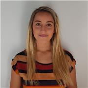 Bonjour, je suis de langue maternelle espagnole et j'enseigne la conversation, la grammaire, la préparation aux examens et le soutien linguistique général. Je suis sûr que les cours de langues doivent être amusants ! Nous les combinerons donc toujours ave